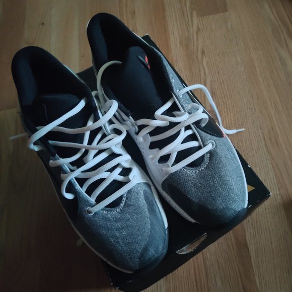 Nike Zoom Freak 2 Naija Men NIKE FREAK 2 sneakers size 7 men and 9.5 women